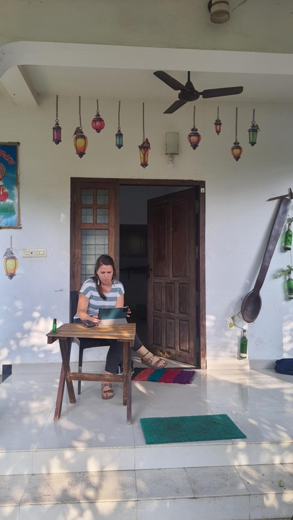 Abru'S Holidays International Travelers Alappuzha Ngoại thất bức ảnh